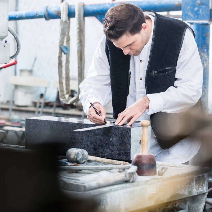 La marbrerie funéraire des Pompes funèbres Ducroiset